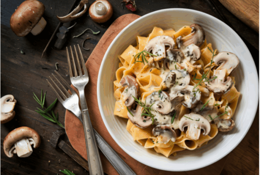 Pâtes crémeuses aux champignons et poireaux